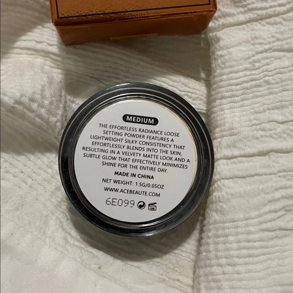 NIB- Ace Beaute - Loose Setting Powder - Medium